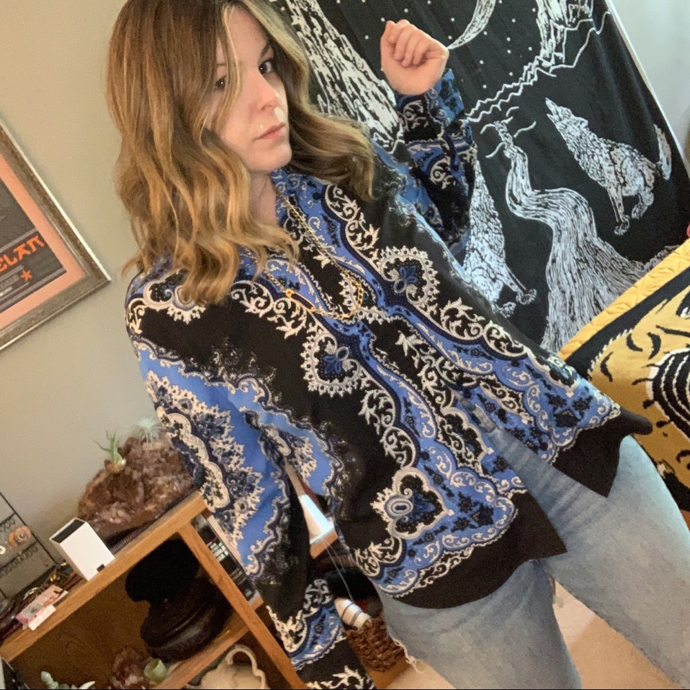 Oversized resort pattern button up - Picture 4 of 4